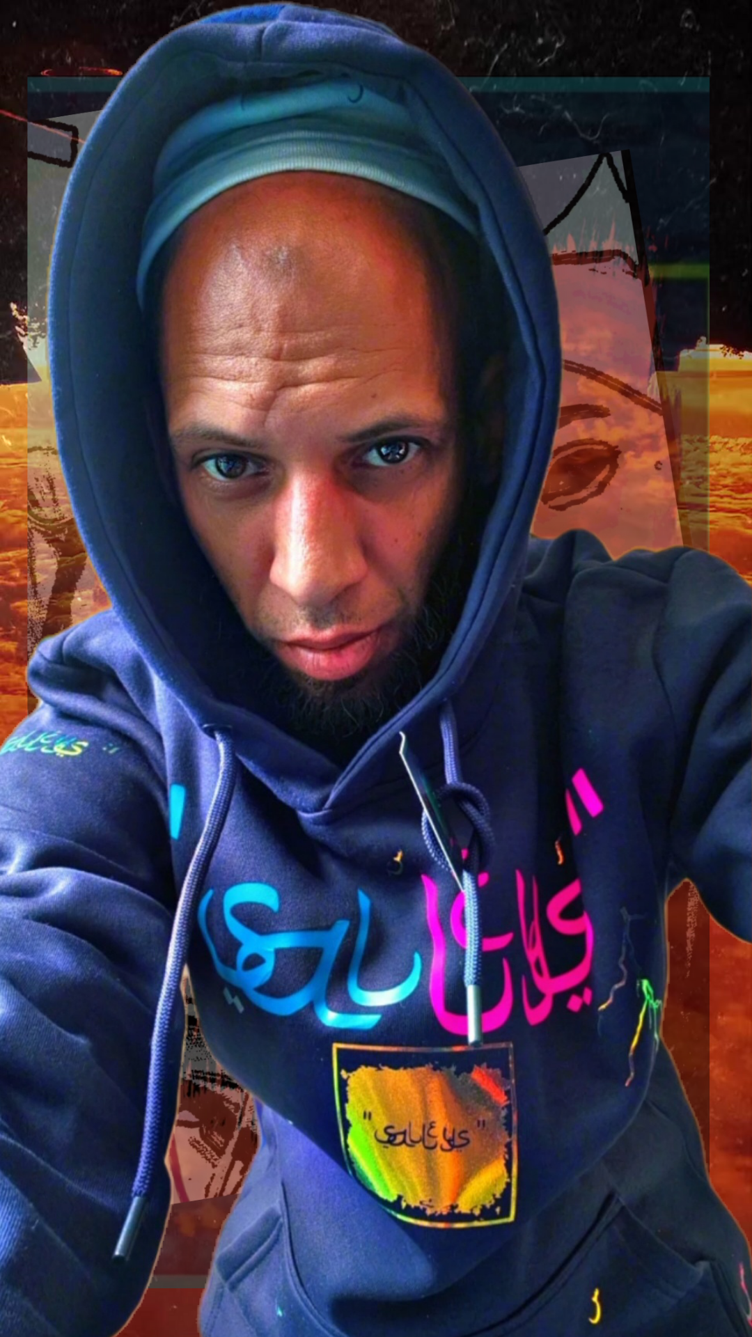Sweat capuche Salleys. Vêtements made in Halal. Bleu nuit / Bleu / Fushia / Or.